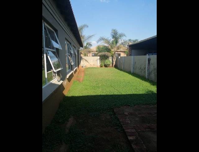 3 BEDROOM TOWNHOUSE FOR SALE IN DENNEOORD